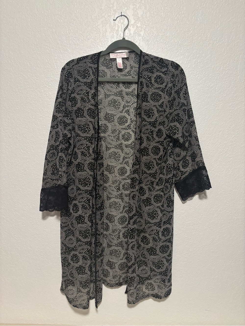 Black Patterned Women's Sheer Intimates/Sleepwear Robe - Oscar De La Renta